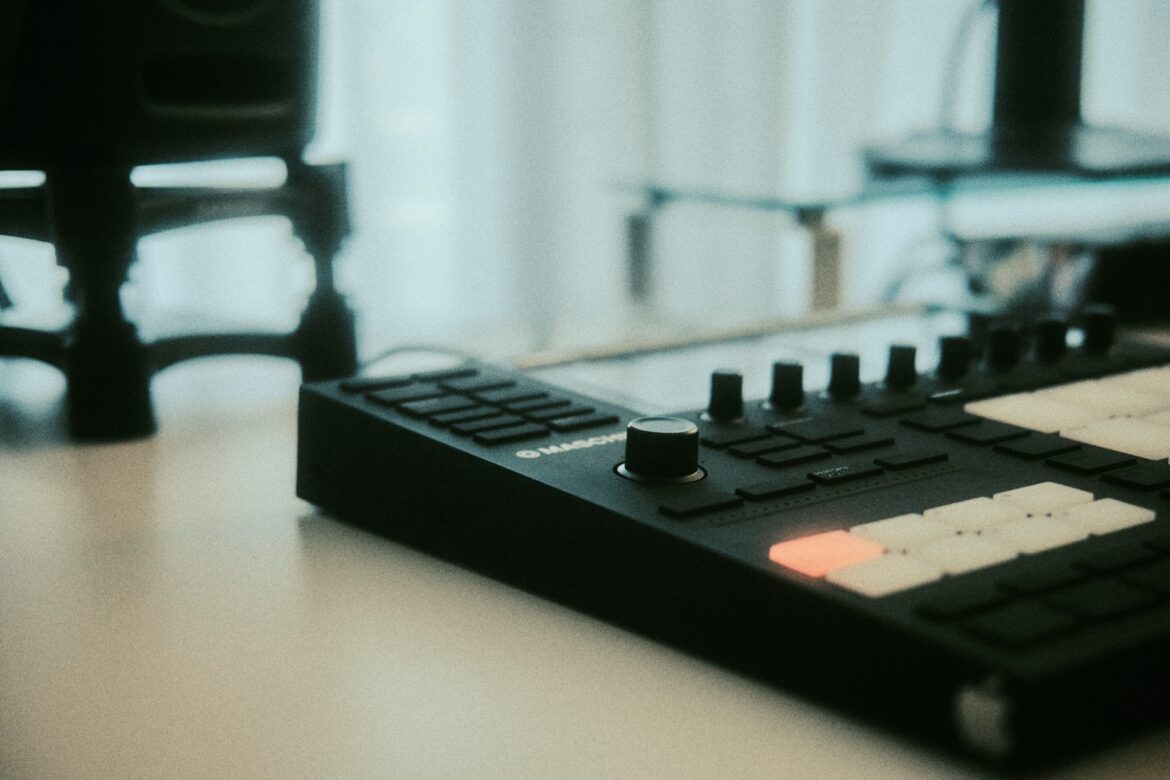 cosmoh-love-e96F2CVcSdA-unsplash