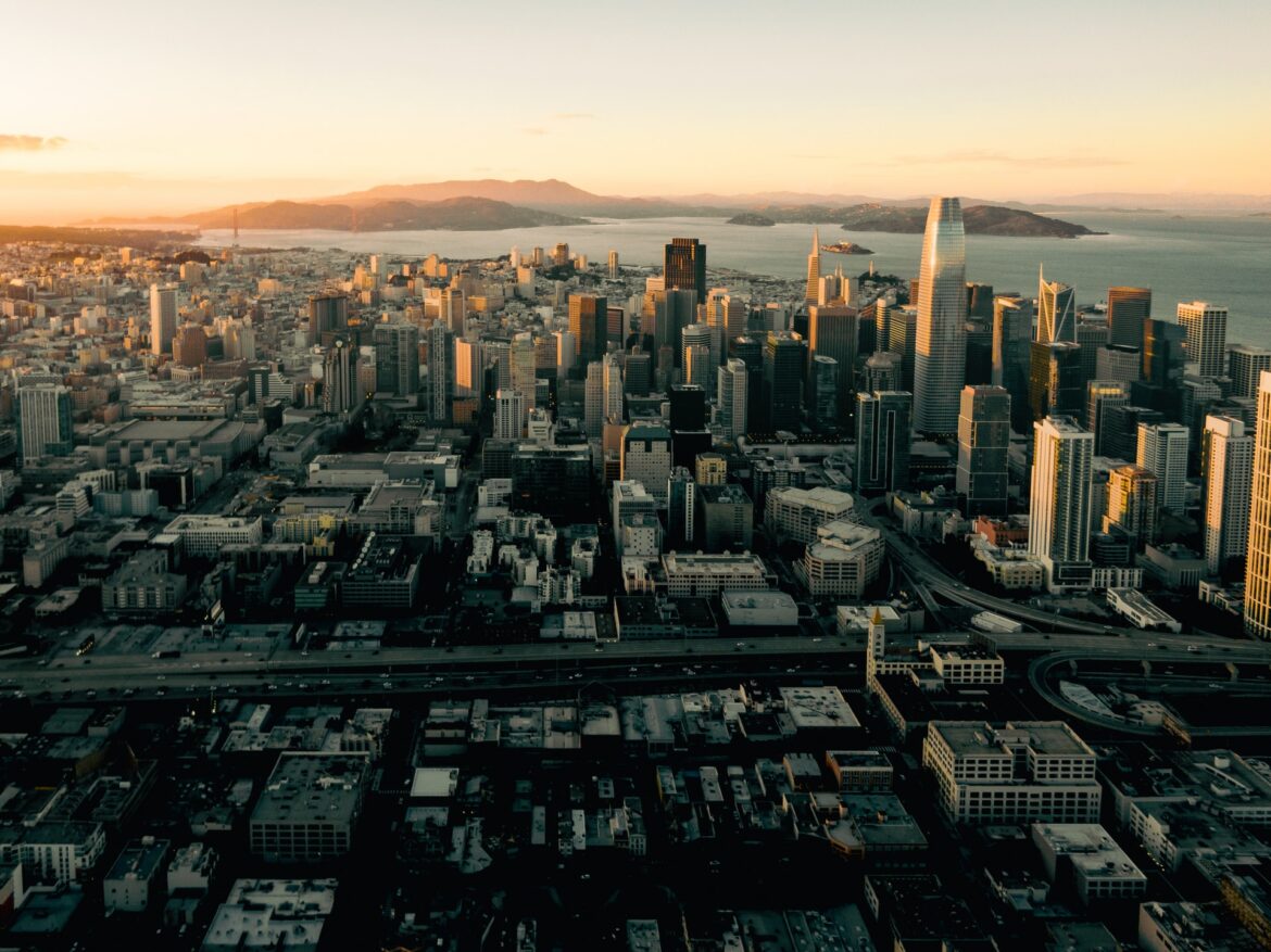 kellen-riggin-Apb2qPEAbog-unsplash