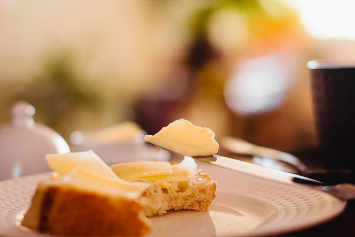 crazy-cake-CNLEM6IPZLc-unsplash
